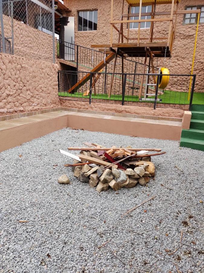 Chacara Bella Vida Com Piscina Churrasqueira Salao De Festas Fogao A Lenha Quadra Aracariguama Exterior foto